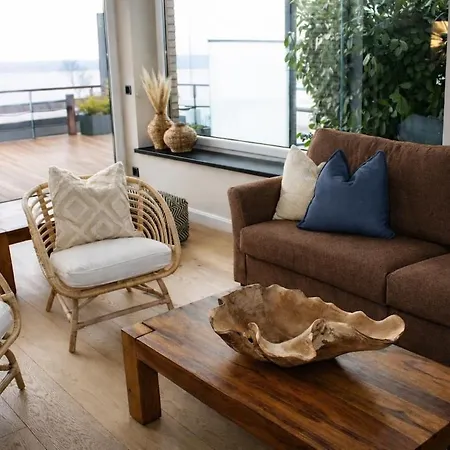 Haus Mit Seeblick, Sauna & Grill-lounge Holiday home Hohen Viecheln