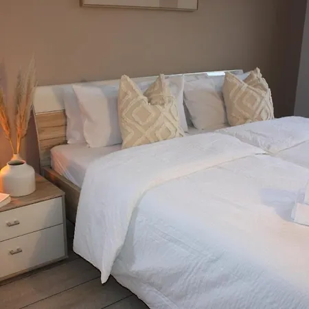 Haus Mit Seeblick, Sauna & Grill-lounge * Hohen Viecheln