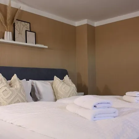 Haus Mit Seeblick, Sauna & Grill-lounge Holiday home Hohen Viecheln